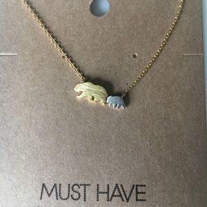 🆕 in package ♡ Mama and Baby bear necklace ♡